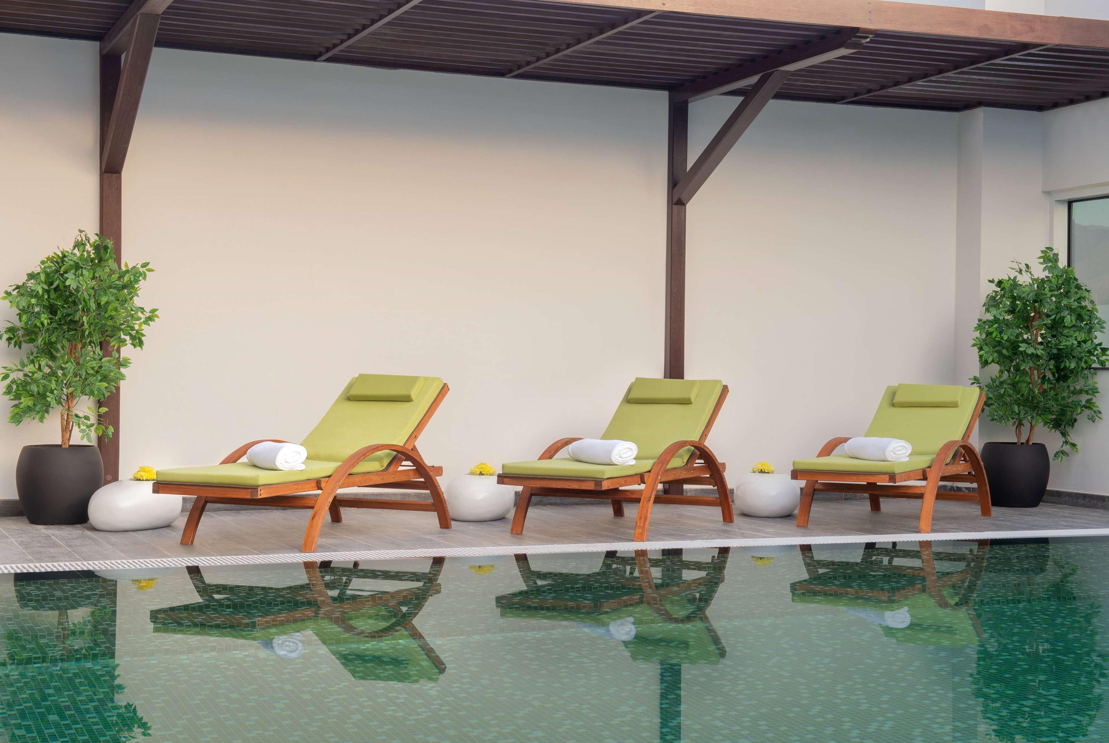 Wyndham Garden Muscat Al Khuwair Hotell Exteriör bild