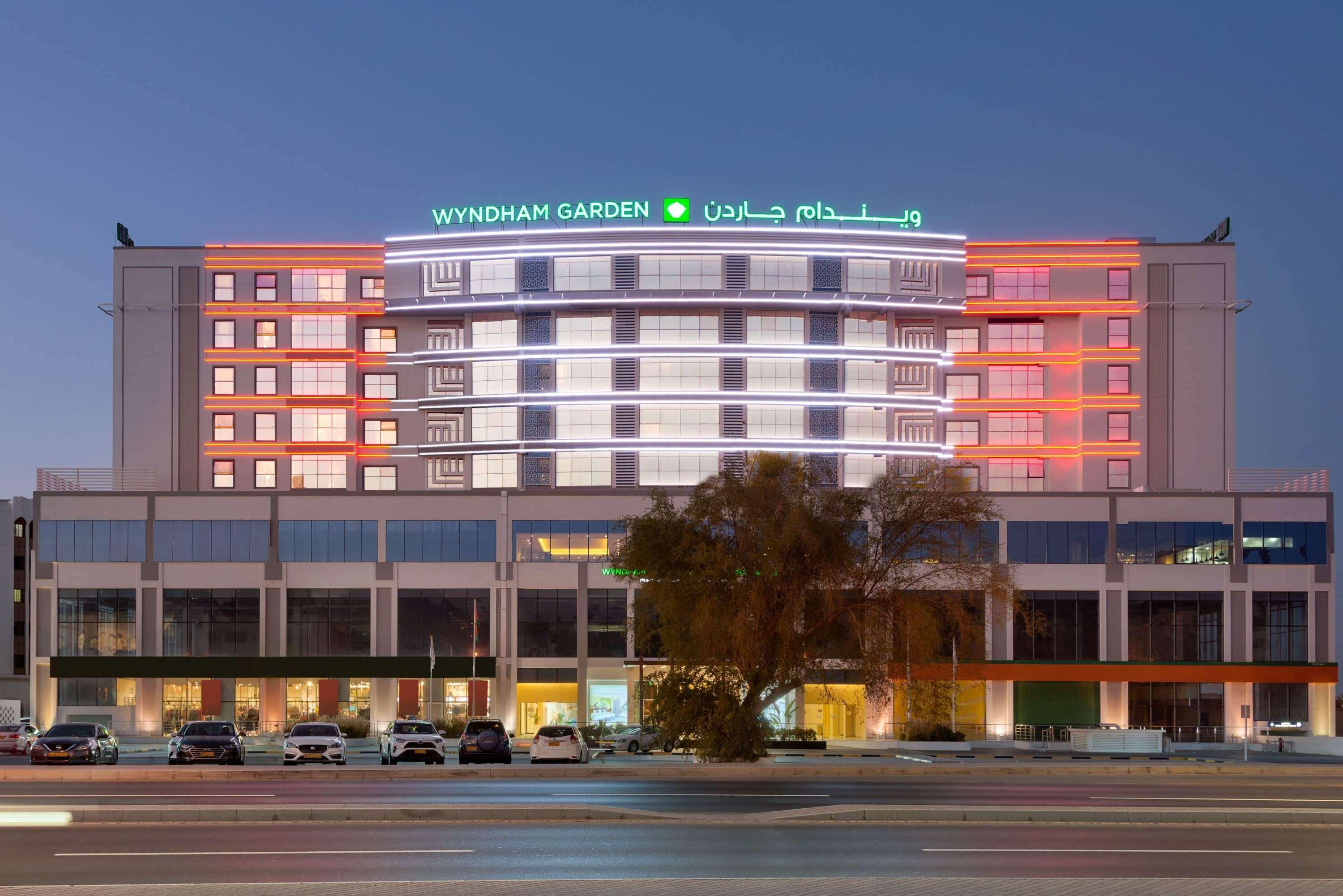 Wyndham Garden Muscat Al Khuwair Hotell Exteriör bild