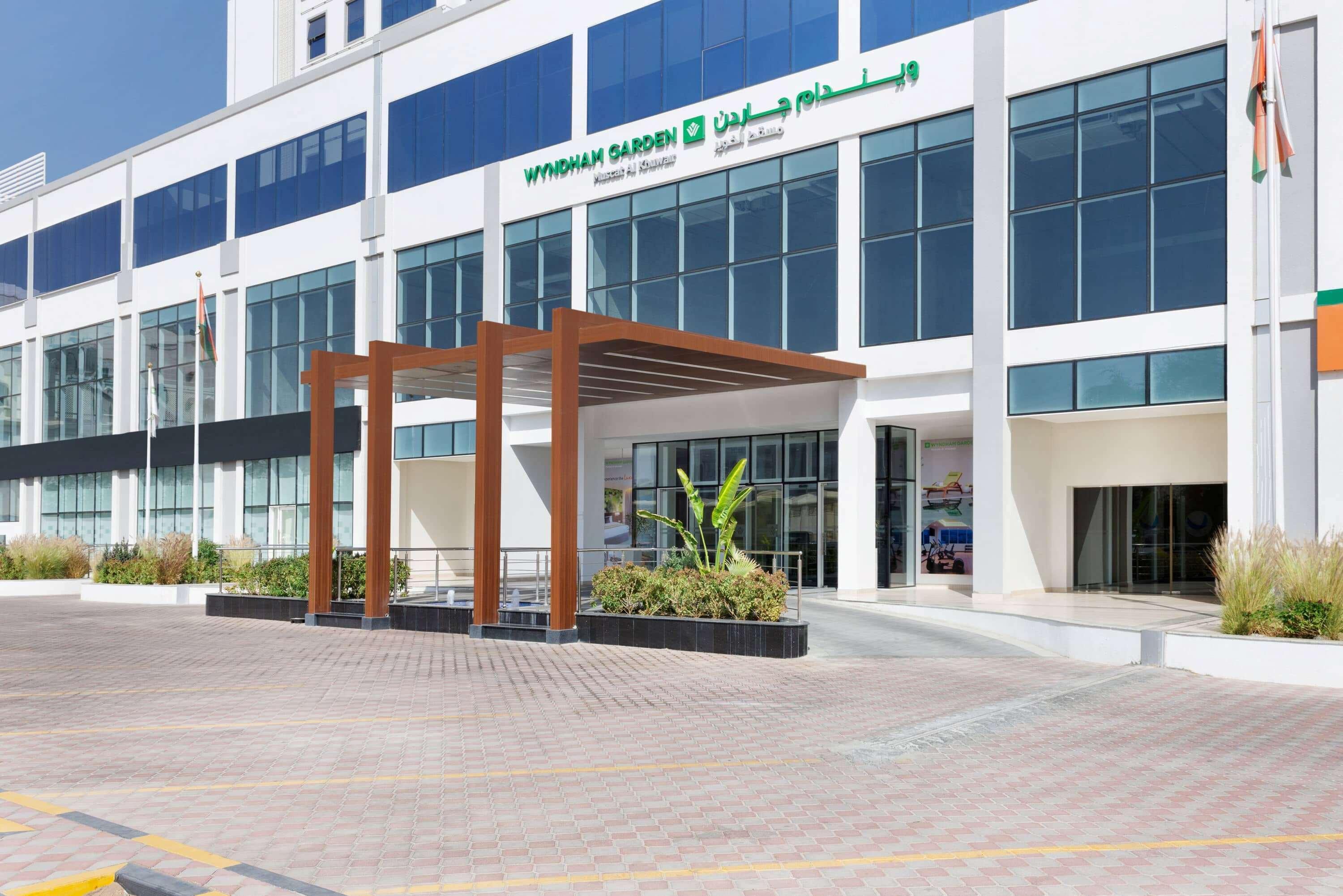 Wyndham Garden Muscat Al Khuwair Hotell Exteriör bild