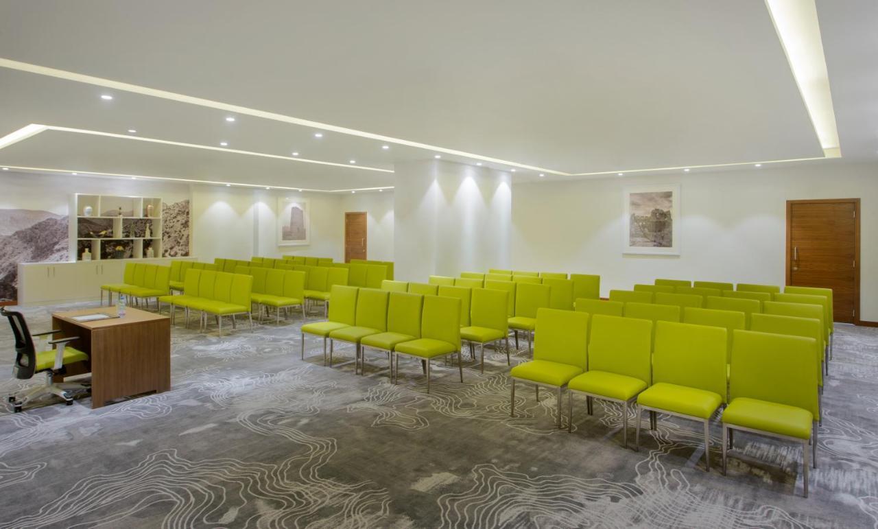 Wyndham Garden Muscat Al Khuwair Hotell Exteriör bild