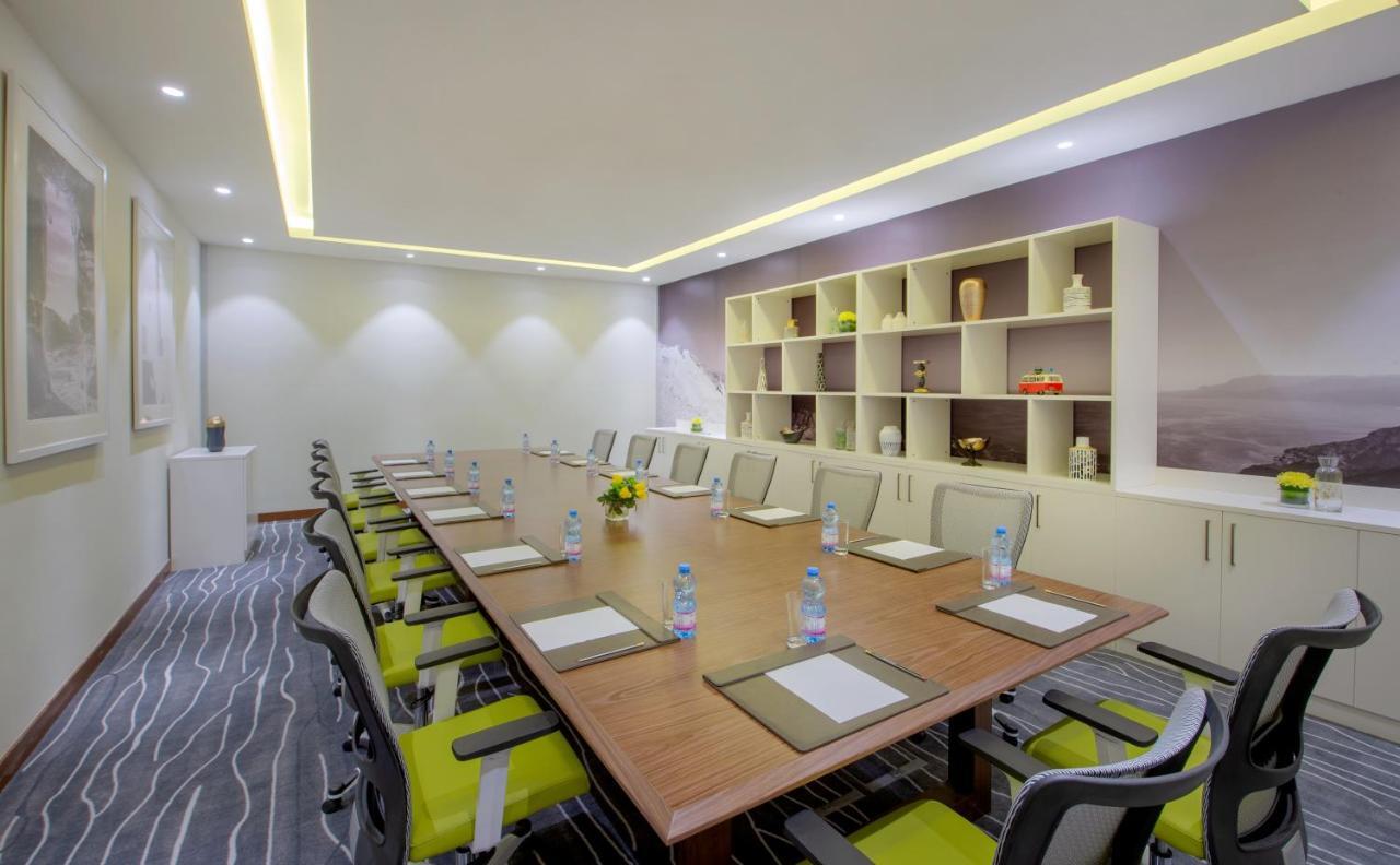 Wyndham Garden Muscat Al Khuwair Hotell Exteriör bild