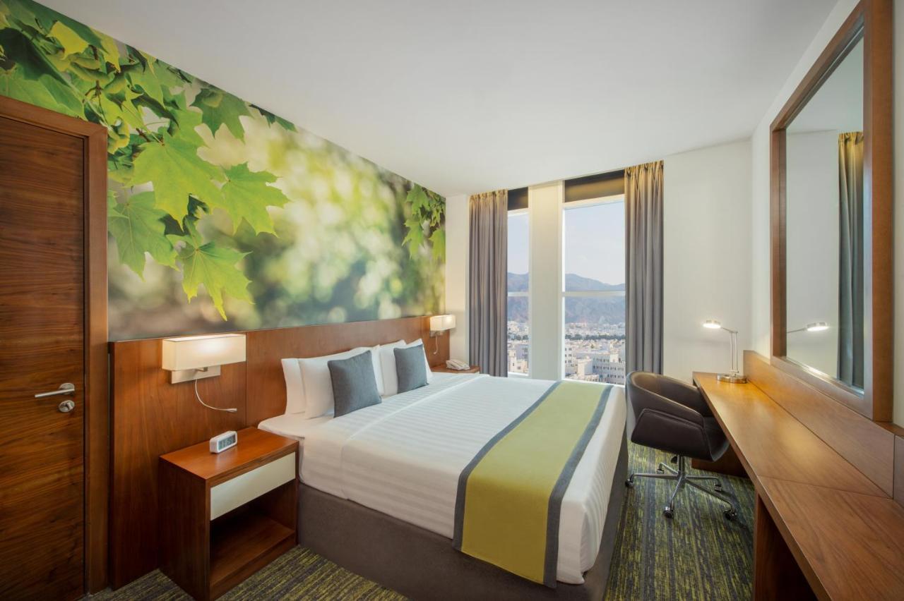 Wyndham Garden Muscat Al Khuwair Hotell Exteriör bild