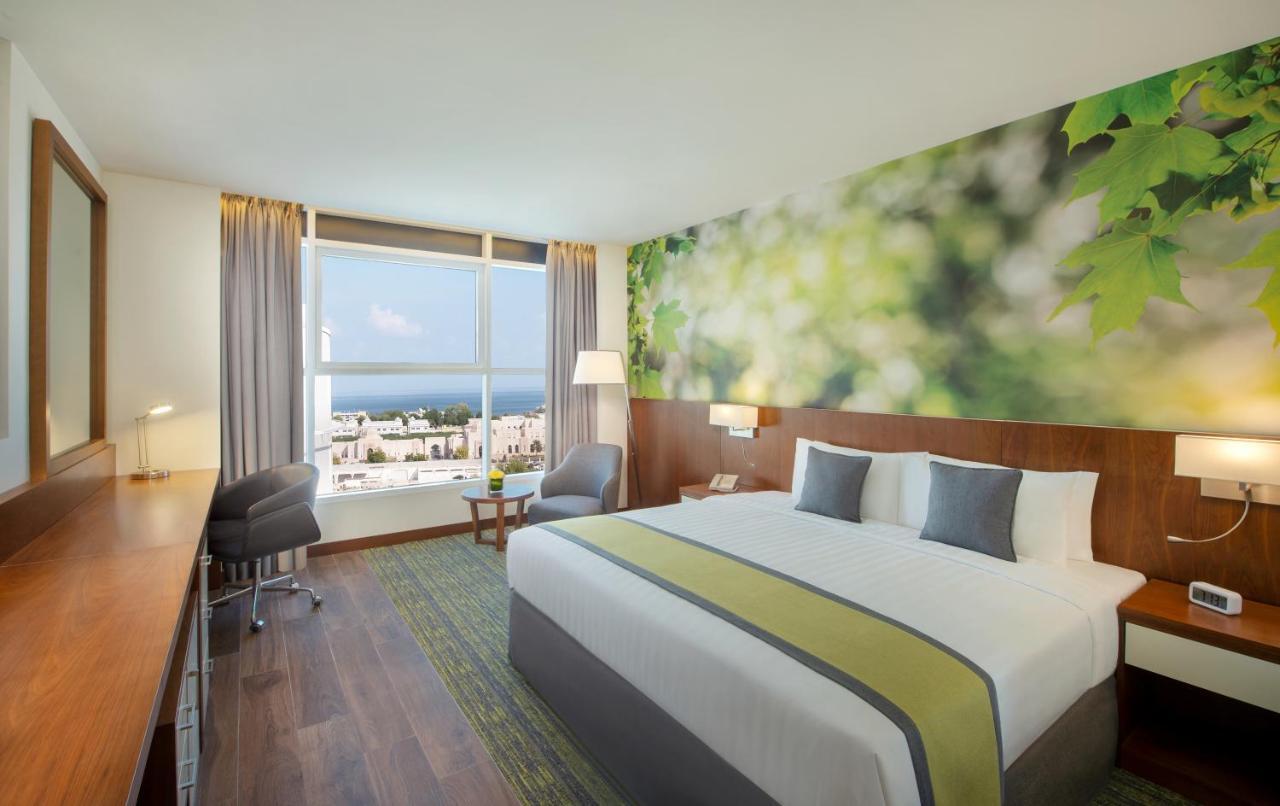 Wyndham Garden Muscat Al Khuwair Hotell Exteriör bild